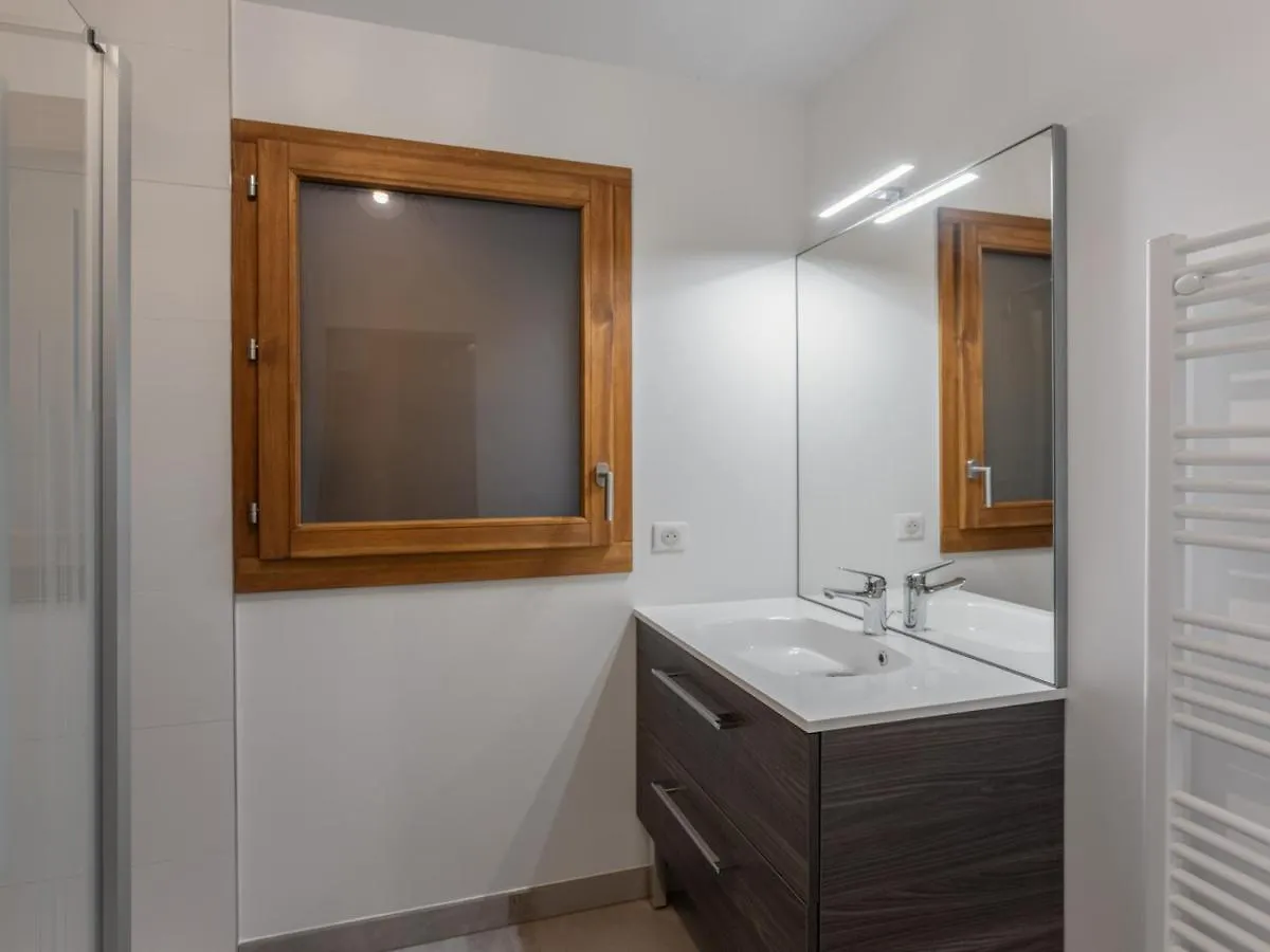 Appartement Moderne Avec 3 Chambres, Terrasse, Garage Et Services Inclus A Megeve - Fr-1-569-131 Apartment